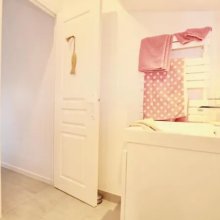 לינה וארוחת בוקר La Longere Deauville 3*