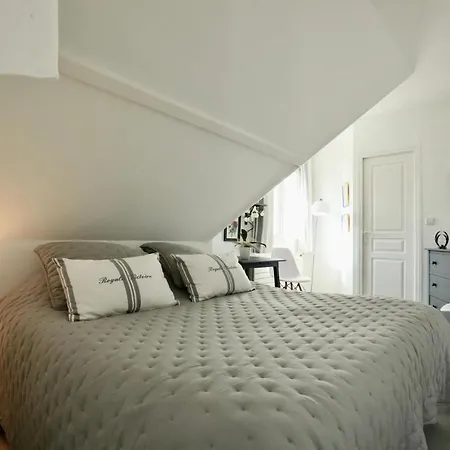 La Longere Deauville Nocleg ze śniadaniem 3*